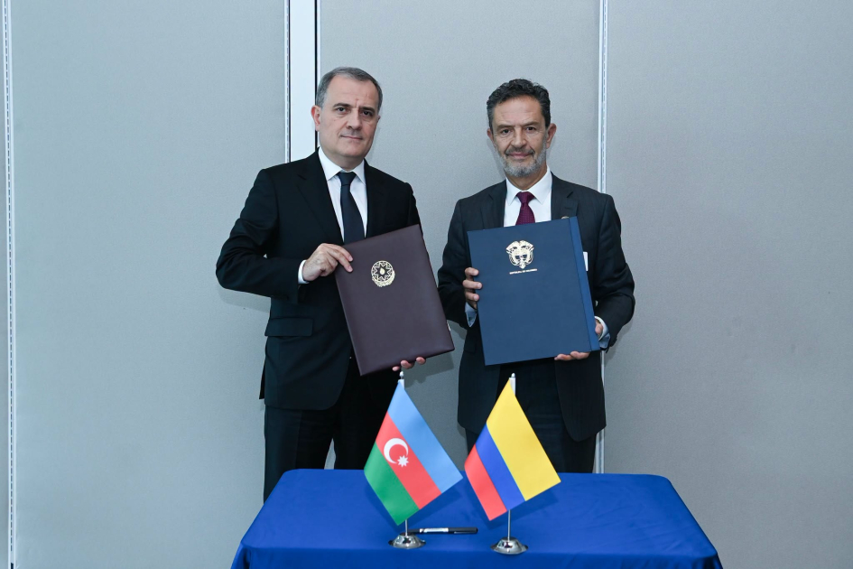 Azerbaijan, Colombia sign agreement on mutual abolition of visa requirements (PHOTO)