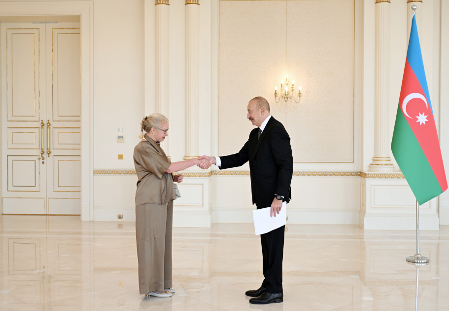 President Ilham Aliyev receives Sweden's newly appointed ambassador to Azerbaijan (PHOTO)
