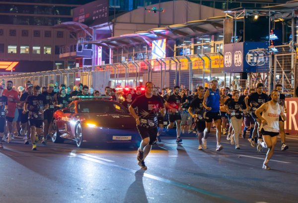 Baku F1 circuit draws runners for special Grand Prix event (PHOTO)