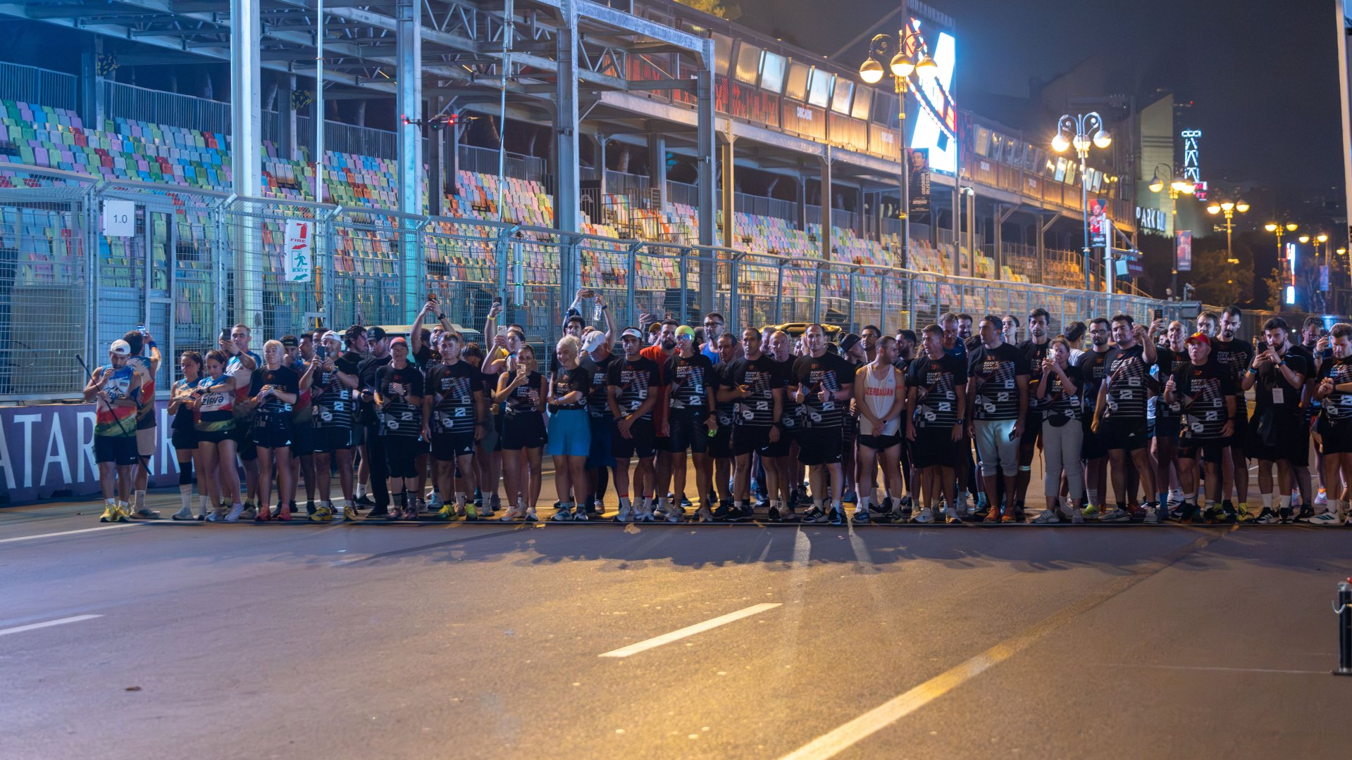 Baku F1 circuit draws runners for special Grand Prix event (PHOTO)