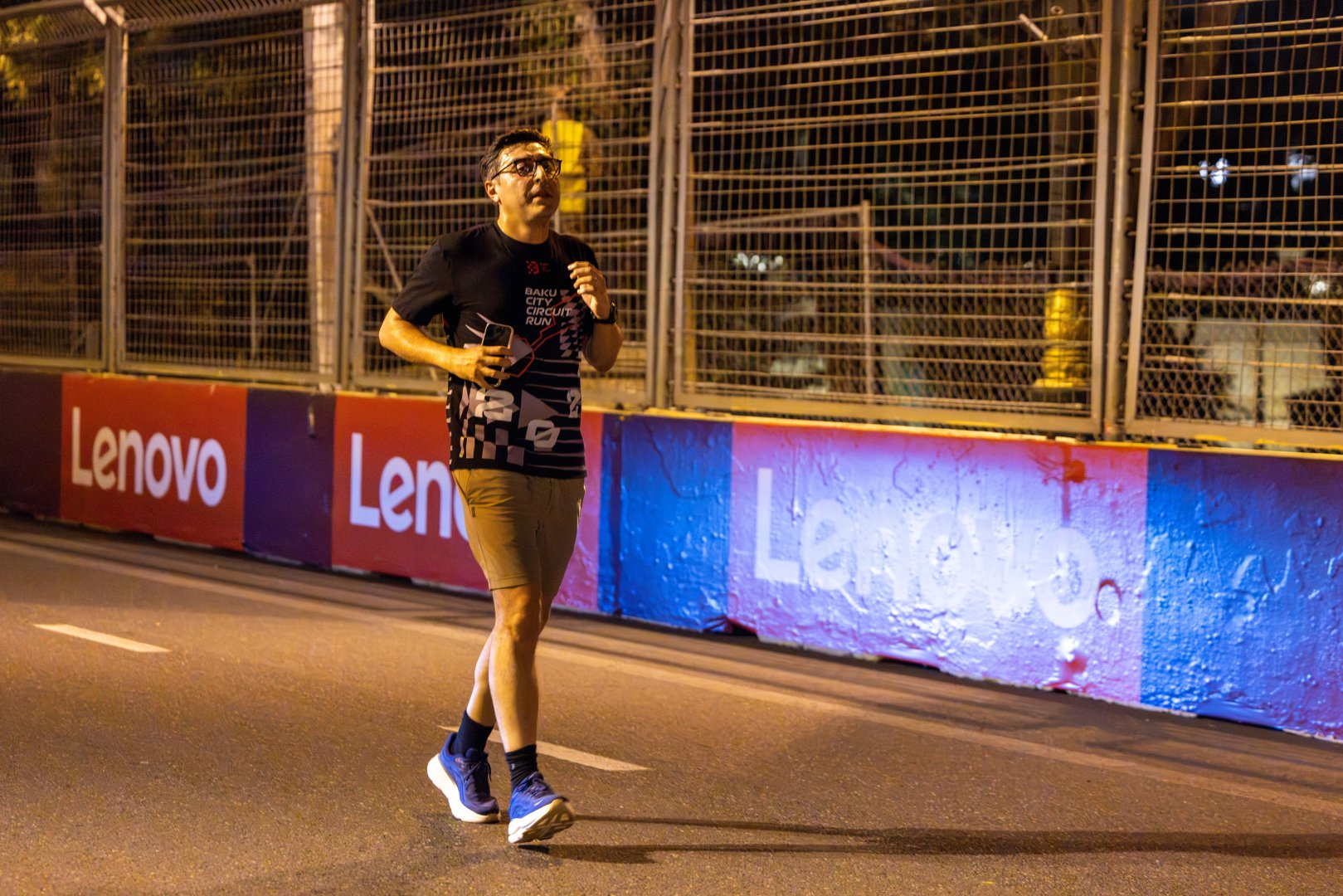 Baku F1 circuit draws runners for special Grand Prix event (PHOTO)