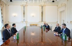 President Ilham Aliyev receives executives from Chinese and Italian companies (PHOTO)