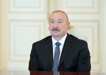 President Ilham Aliyev receives executives from Chinese and Italian companies (PHOTO)