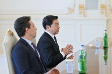 President Ilham Aliyev receives executives from Chinese and Italian companies (PHOTO)