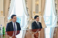 President Ilham Aliyev receives executives from Chinese and Italian companies (PHOTO)