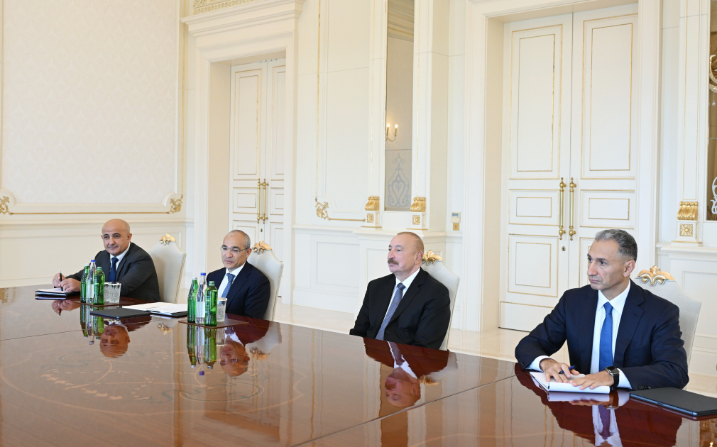 President Ilham Aliyev receives executives from Chinese and Italian companies (PHOTO)