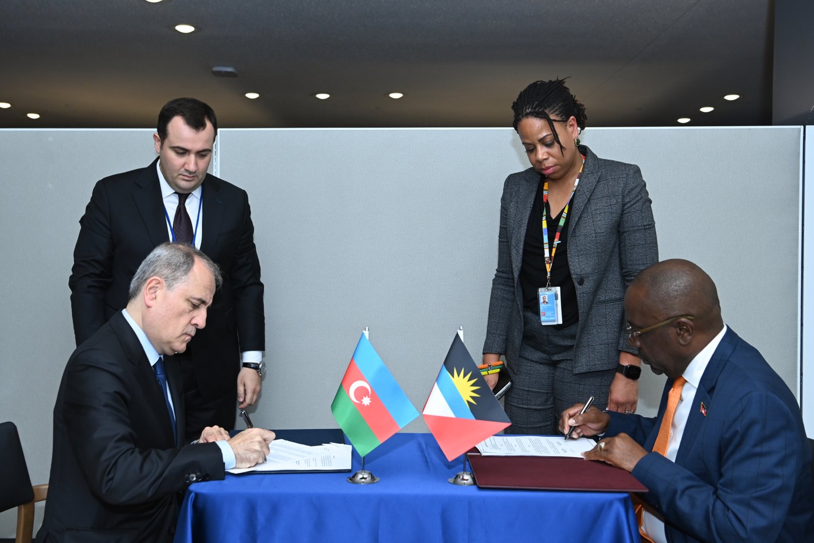 Azerbaijan, Antigua and Barbuda sign agreements on mutual visa exemption (PHOTO)