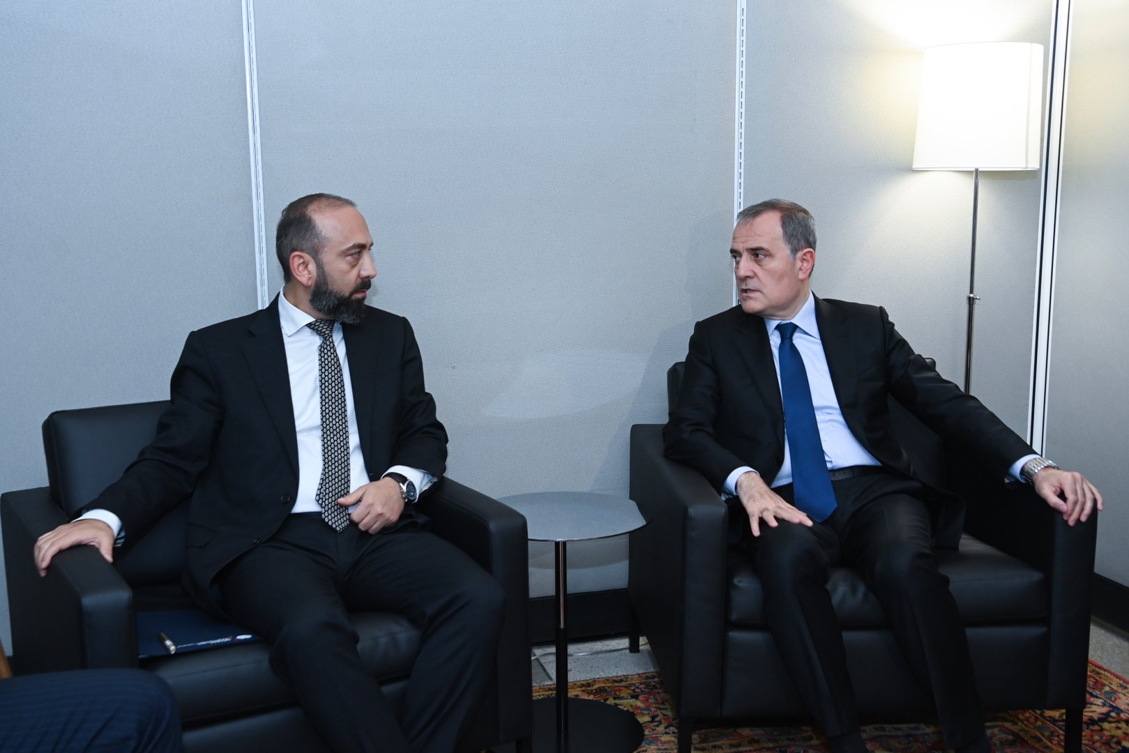 Azerbaijan, Armenia discuss unblocking economic, transport links (PHOTO)