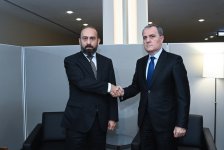 Azerbaijan, Armenia discuss unblocking economic, transport links (PHOTO)