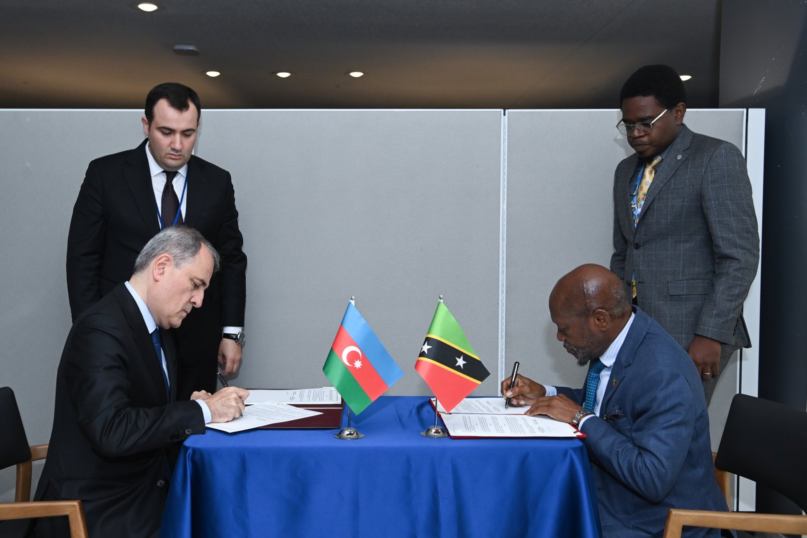 Azerbaijan, Saint Kitts and Nevis abolish visa requirements (PHOTO)