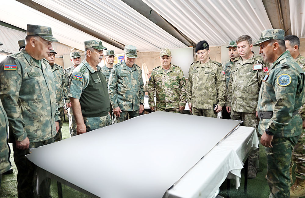Azerbaijani Defense Ministry leadership observes training activities as part of exercise (PHOTO/VIDEO)
