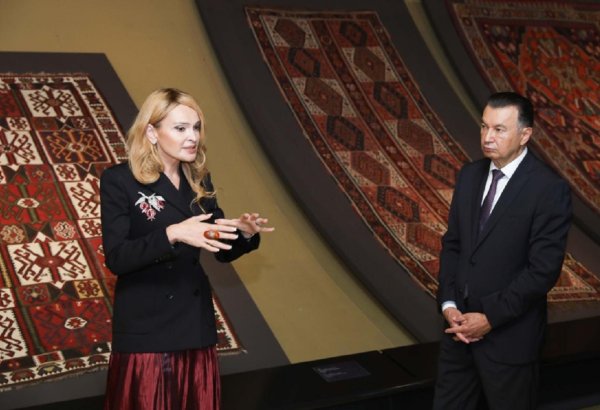 Prime Minister of Tajikistan visits Azerbaijan National Carpet Museum (PHOTO)