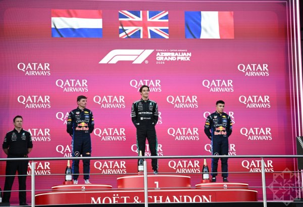 Baku hosts awarding of Formula 1 Azerbaijan Grand Prix winner (PHOTO)