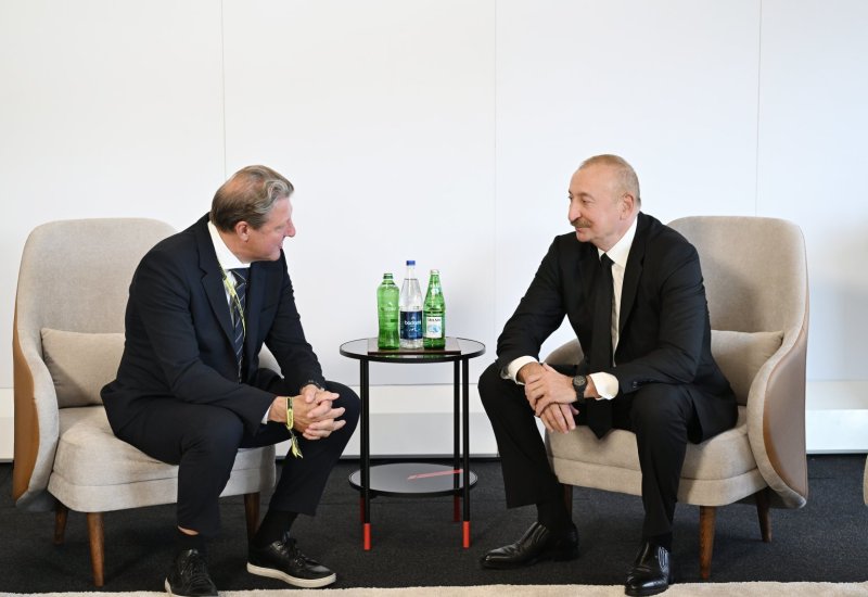 President Ilham Aliyev meets with President of International Ski and Snowboard Federation (PHOTO)