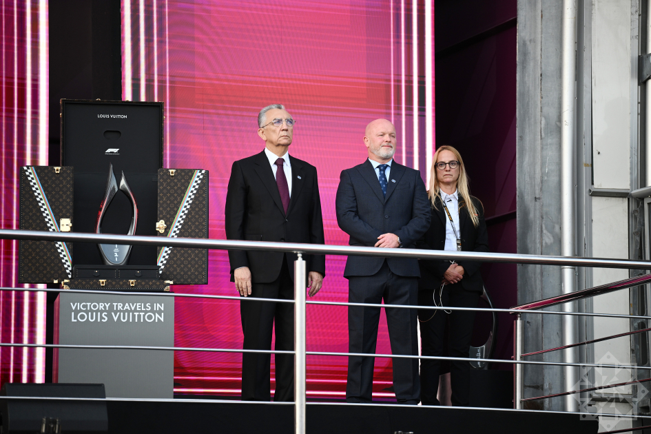 Baku hosts awarding of Formula 1 Azerbaijan Grand Prix winner (PHOTO)