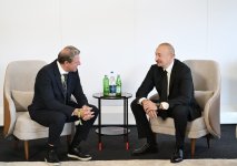 President Ilham Aliyev meets with President of International Ski and Snowboard Federation (PHOTO)