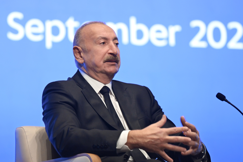 President Ilham Aliyev attends event held as part of 2nd Azerbaijan International Investment Forum (LIVE/PHOTO)