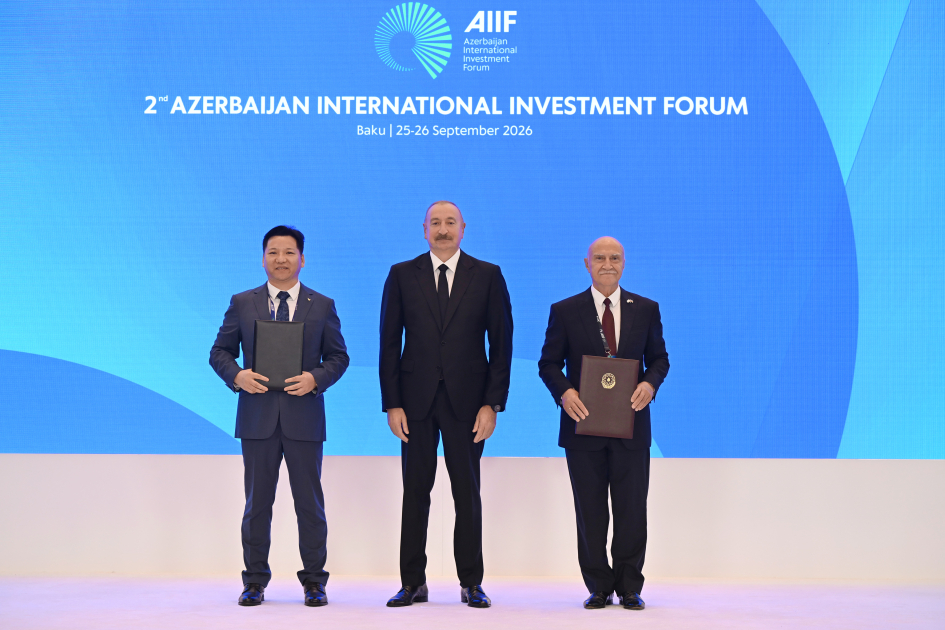 Documents signed on sidelines of Second Azerbaijan International Investment Forum exchanged (PHOTO)