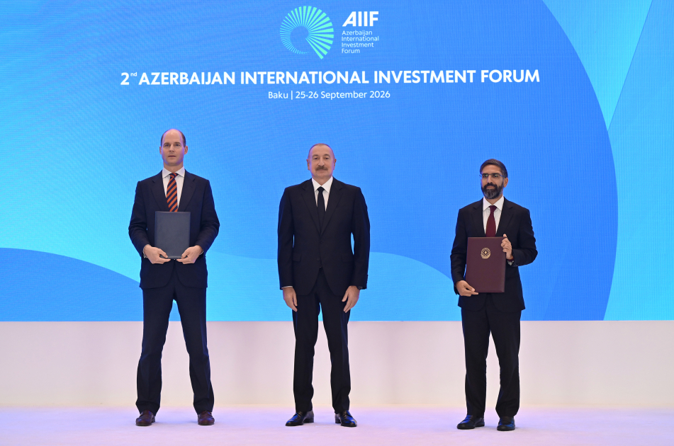 Documents signed on sidelines of Second Azerbaijan International Investment Forum exchanged (PHOTO)