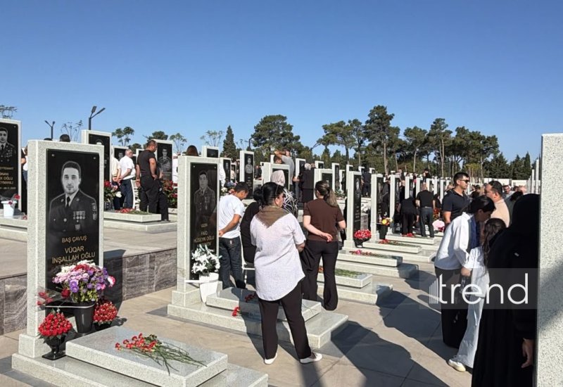 Azerbaijanis commemorate heroes of Second Karabakh War (PHOTO)