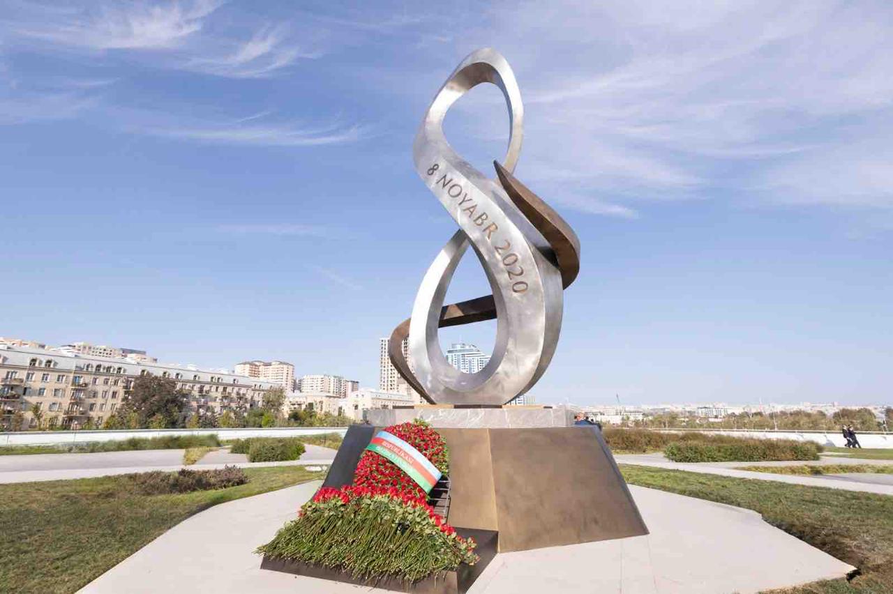 Employees of AzerGold CJSC and its subsidiaries commemorate the memory of the martyrs of the Patriotic War (PHOTO)