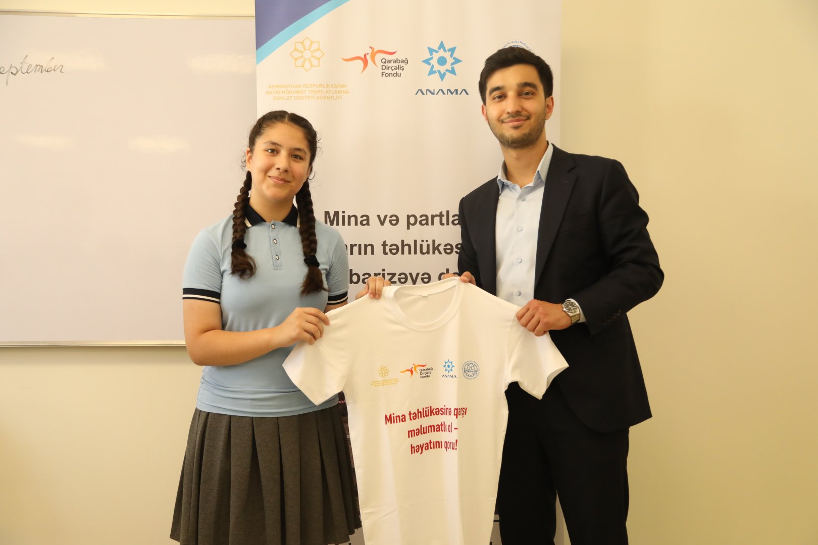 Azerbaijan steps up mine safety awareness training in Agdam (PHOTO)