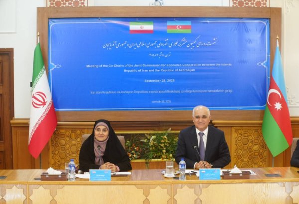 Azerbaijan’s Deputy PM meets with Iranian Minister of Roads and Urban Development