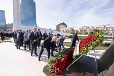 Employees of AzerGold CJSC and its subsidiaries commemorate the memory of the martyrs of the Patriotic War (PHOTO)