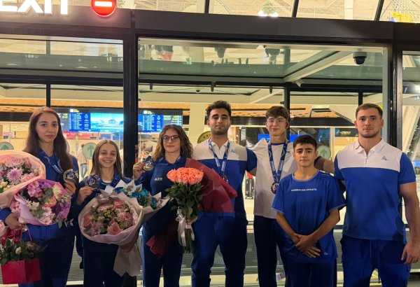 Azerbaijani medalists of Acrobatic Gymnastics World Championships return home (PHOTO)