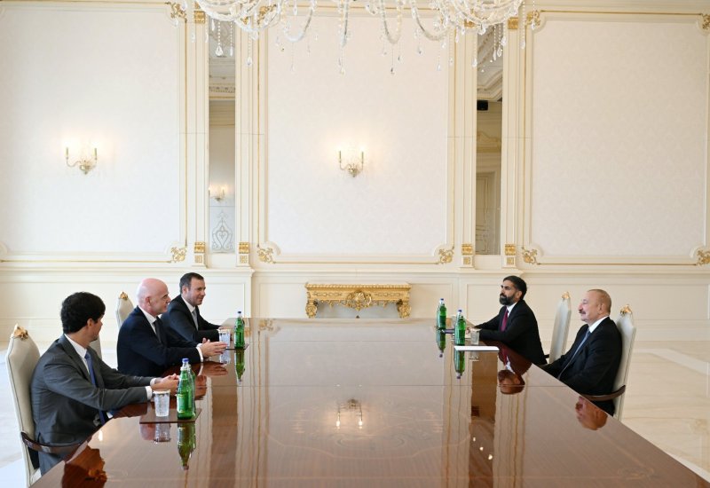 President Ilham Aliyev receives FIFA President (PHOTO)