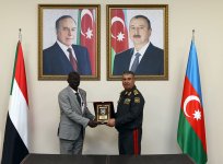 Azerbaijan, Sudan discuss dev't of military-technical cooperation (PHOTO)
