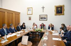 Leyla Aliyeva and Alena Aliyeva meet Secretary of Pontifical Commission for Sacred Archaeology in Rome (PHOTO)