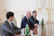President Ilham Aliyev receives FIFA President (PHOTO/VIDEO)