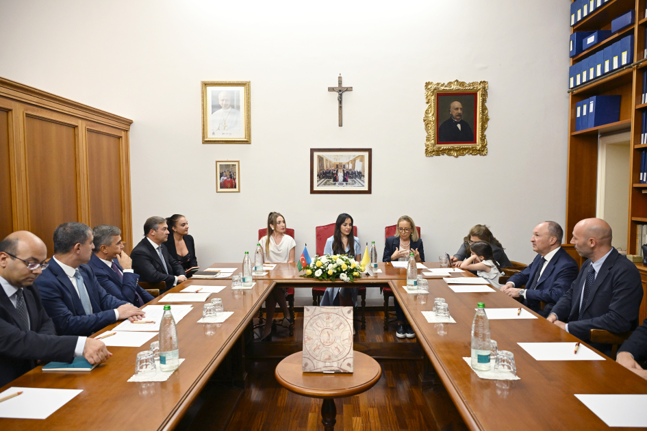 Leyla Aliyeva and Alena Aliyeva meet Secretary of Pontifical Commission for Sacred Archaeology in Rome (PHOTO)