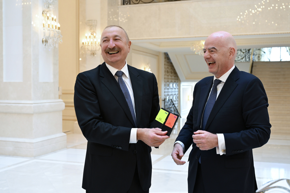 President Ilham Aliyev receives FIFA President (PHOTO/VIDEO)