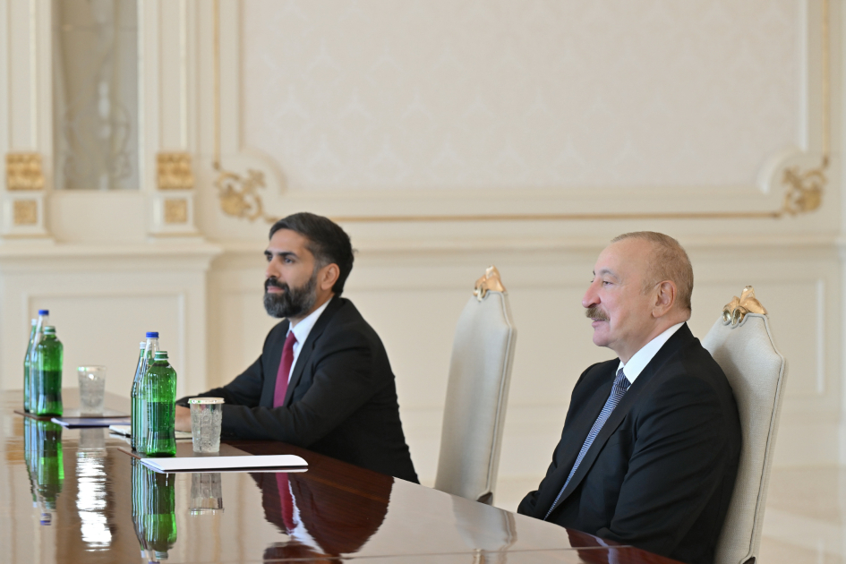 President Ilham Aliyev receives FIFA President (PHOTO/VIDEO)