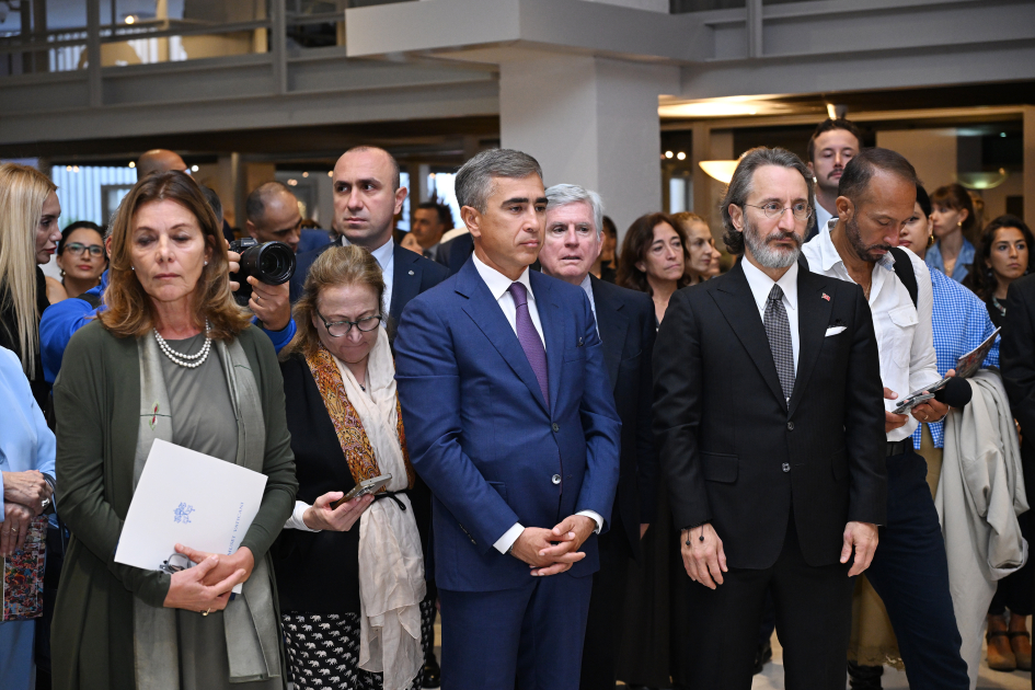 Leyla Aliyeva and Alena Aliyeva attend opening of exhibition of Azerbaijani carpets at Holy See (PHOTO)