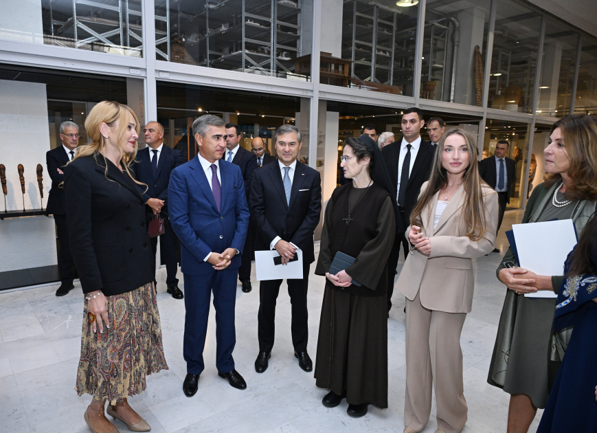 Leyla Aliyeva and Alena Aliyeva attend opening of exhibition of Azerbaijani carpets at Holy See (PHOTO)