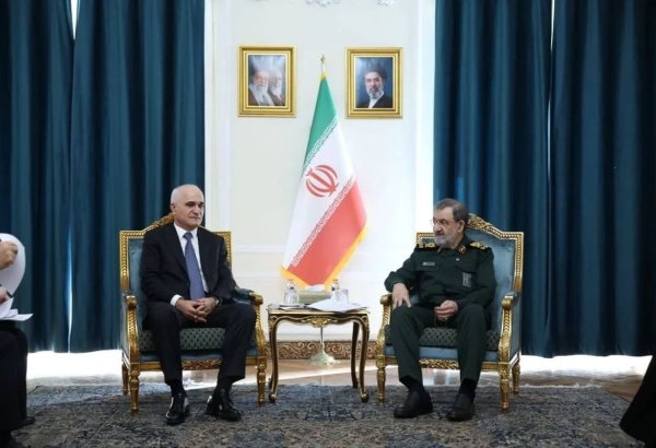 Azerbaijan and Iran discuss progress of joint projects (PHOTO)