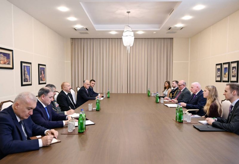 President Ilham Aliyev receives UK Minister of State for Defense (PHOTO)