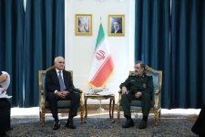 Azerbaijan and Iran discuss progress of joint projects (PHOTO)