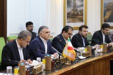 Azerbaijan and Iran discuss progress of joint projects (PHOTO)