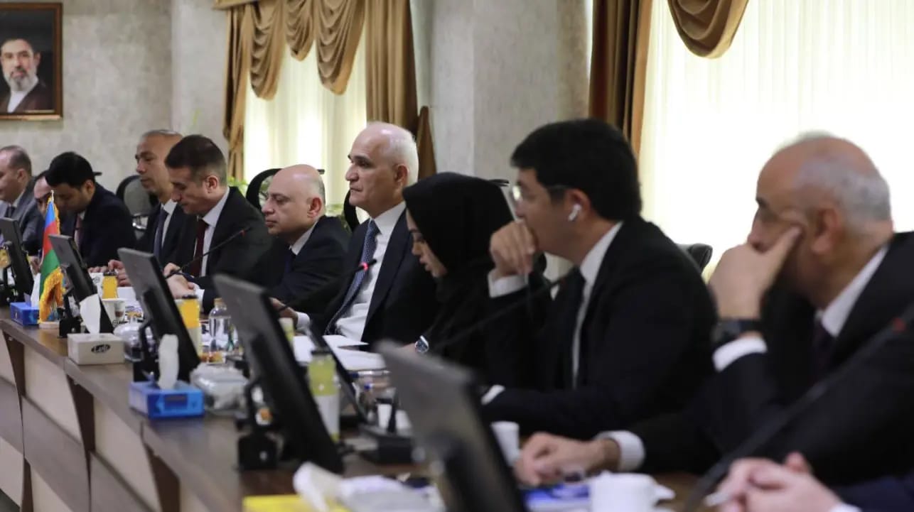 Azerbaijan and Iran discuss progress of joint projects (PHOTO)
