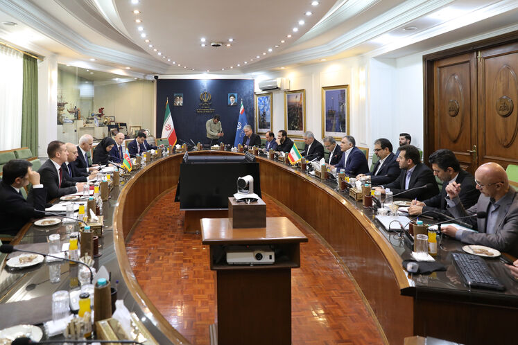 Azerbaijan and Iran discuss progress of joint projects (PHOTO)
