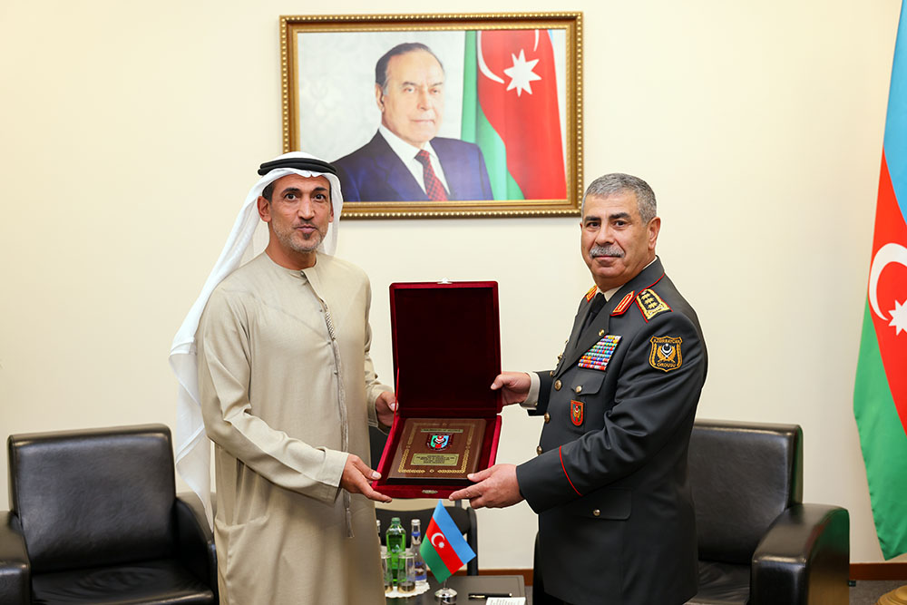 Azerbaijan and UAE discuss advancement of military-technical cooperation (PHOTO)
