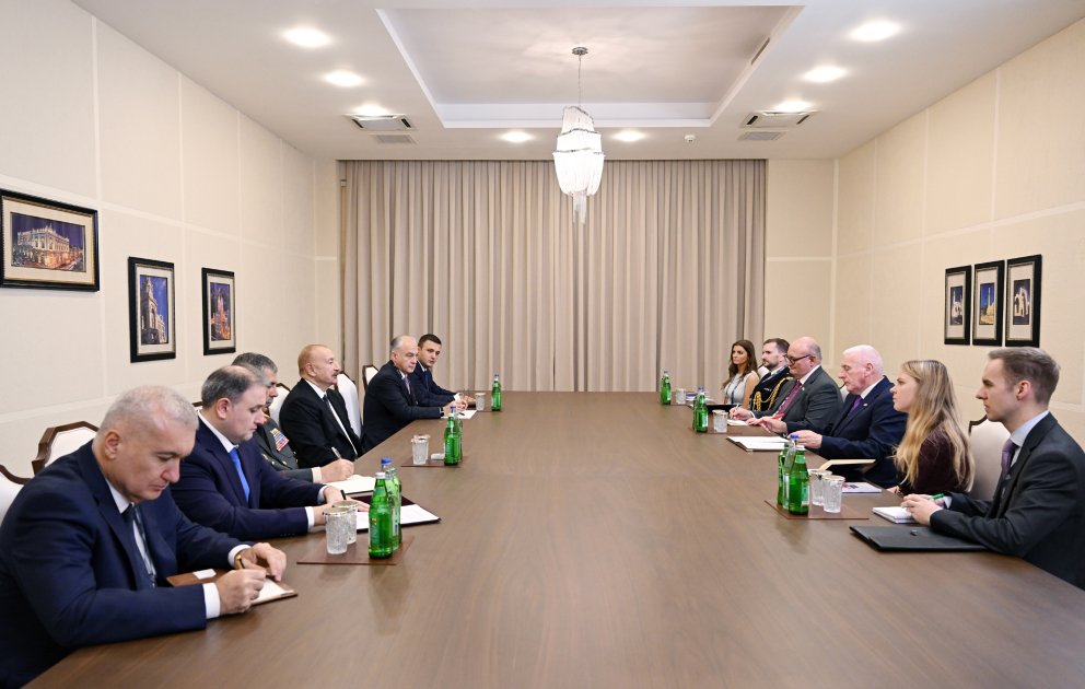 President Ilham Aliyev receives UK Minister of State for Defense (PHOTO/VIDEO)