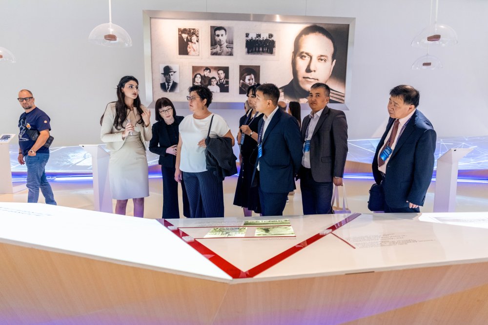 CICA Media Forum participants tour Heydar Aliyev Center (PHOTO)