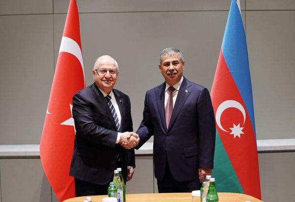 Azerbaijan, Türkiye discuss military cooperation, regional peace (PHOTO)
