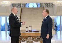 President Ilham Aliyev receives President of International Judo Federation (PHOTO)