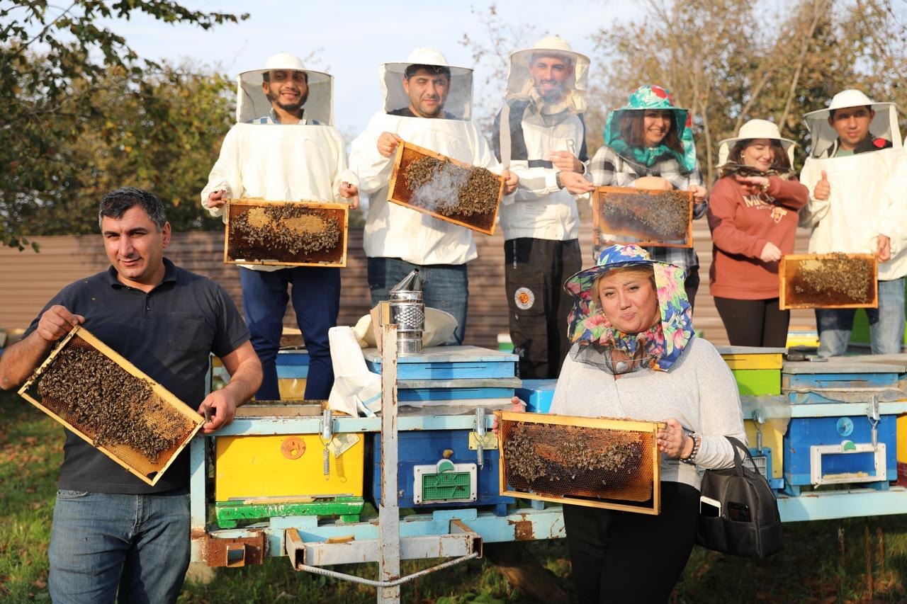 PASHA Holding continues to support opportunities for farmers (PHOTO)